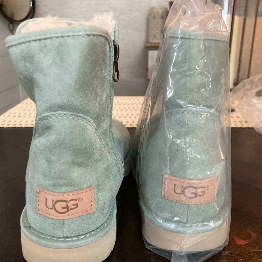 UGG light green boots in size 8